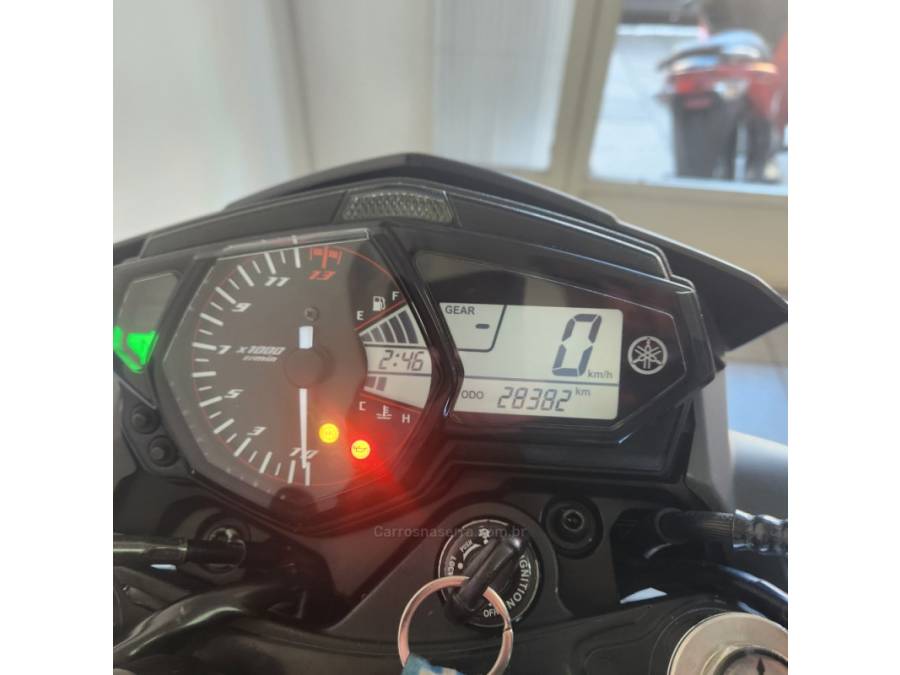 YAMAHA - MT - 2016/2017 - Prata - R$ 22.000,00