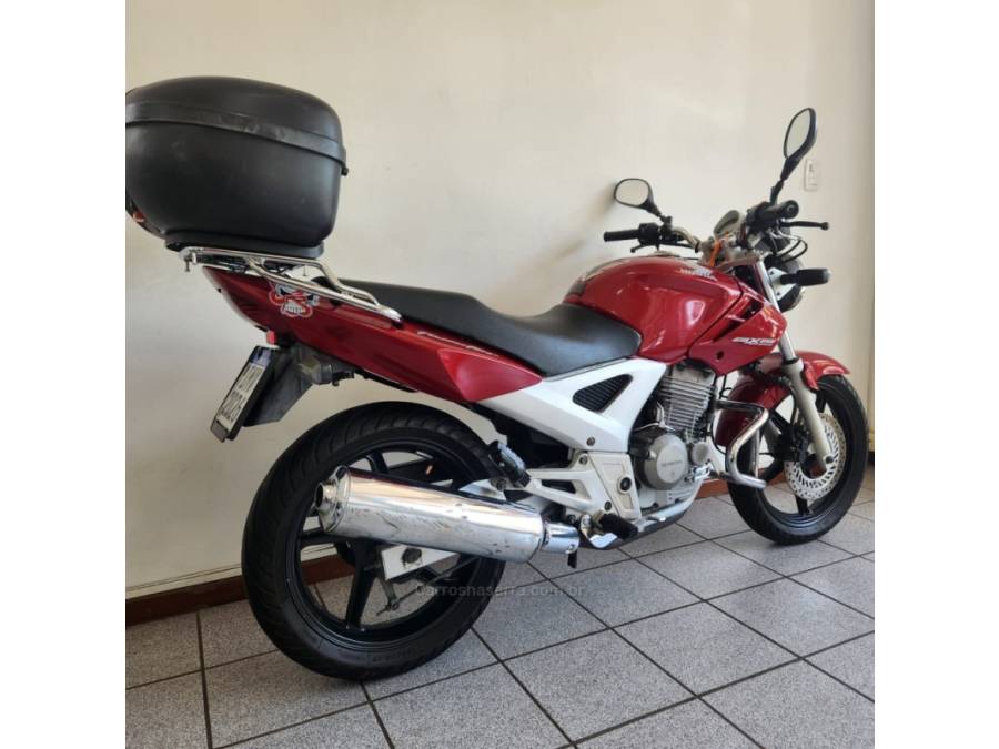 HONDA - CBX 250 TWISTER - 2005/2006 - Vermelha - R$ 10.900,00