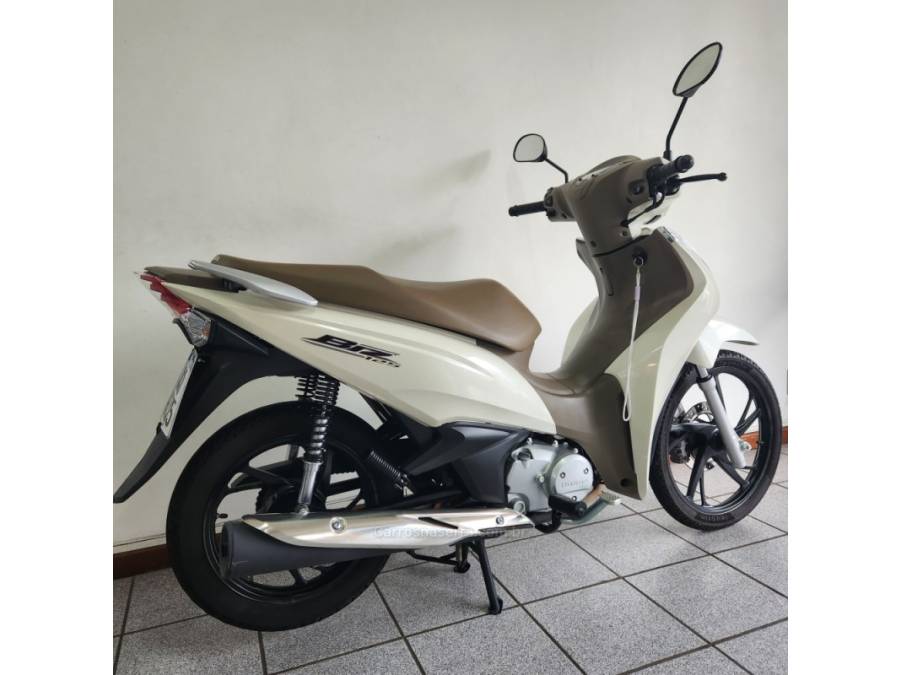 HONDA - BIZ 125 - 2024/2024 - Branca - R$ 18.500,00