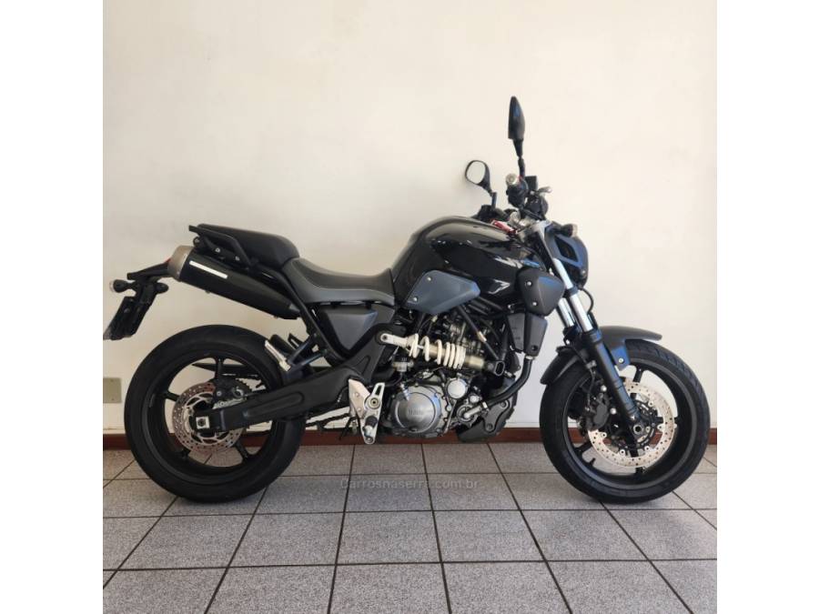 YAMAHA - MT - 2008/2008 - Preta - R$ 26.900,00