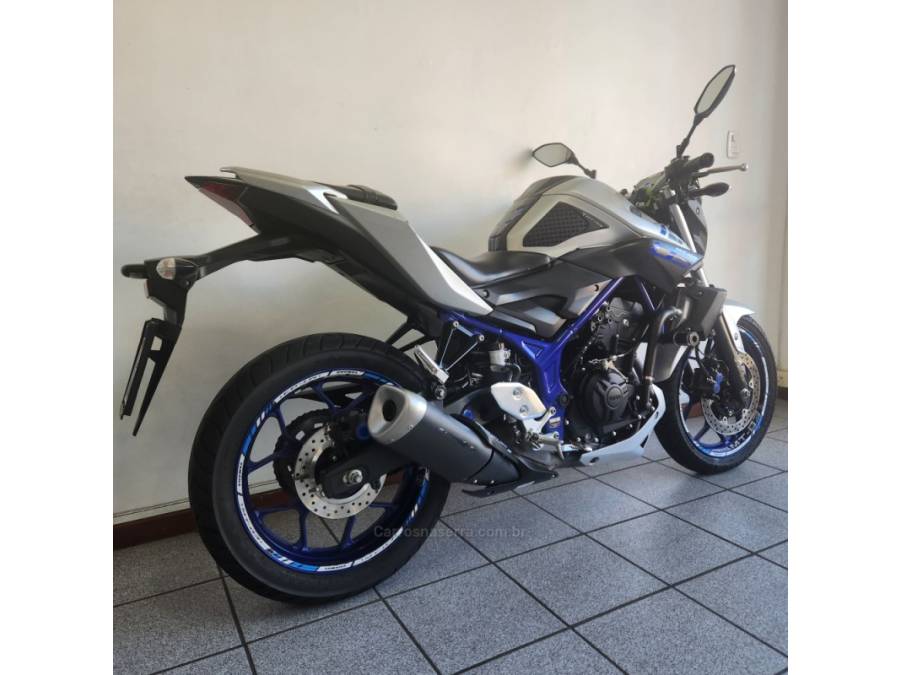 YAMAHA - MT - 2016/2017 - Prata - R$ 22.000,00