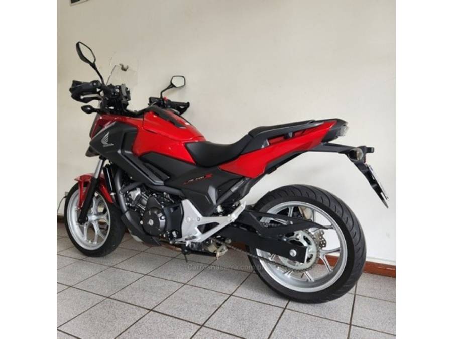 HONDA - NC 750X - 2021/2021 - Vermelha - R$ 45.500,00
