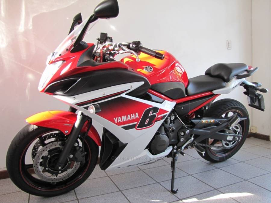 YAMAHA - XJ6 F - 2015/2016 - Vermelha - R$ 42.500,00