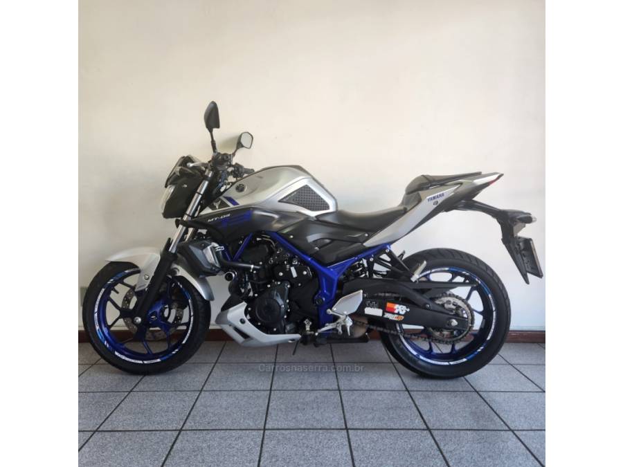 YAMAHA - MT - 2016/2017 - Prata - R$ 22.000,00
