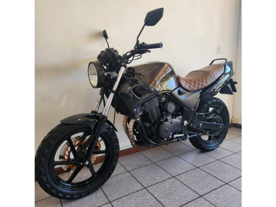 HONDA - CB 500 - 2001/2001 - Marrom - R$ 17.900,00